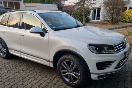 VW Touareg 127.900 km 24.800 € Köln 50968