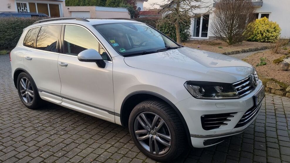 VW Touareg 127.900 km 24.800 € Köln 50968