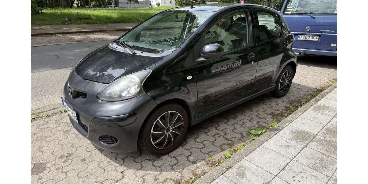 Toyota Aygo 123.800 km 1.999 &euro; Karlsruhe 76187
