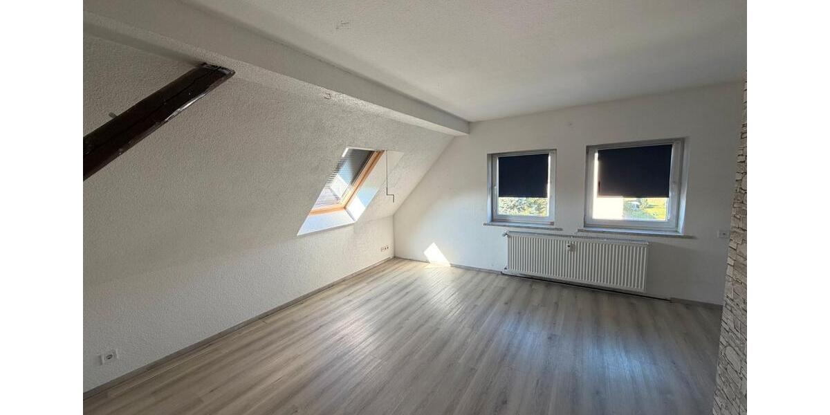 Dachgeschoßwohnung Südliches Anhalt - 3 Zimmer, 73 m&sup2;, 400&euro; | Angebot:26200051