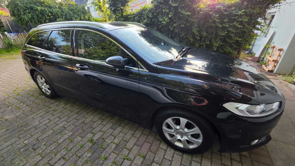Ford Mondeo 217.601 km 8.900 &euro; Hamburg 21079