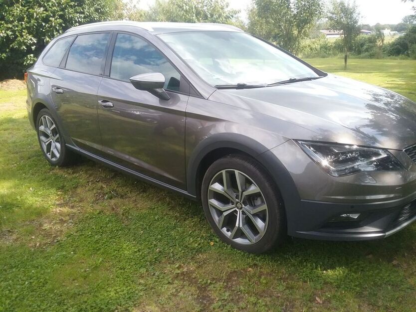 Seat Leon 255.000 km 10.999 € Aurich 26607