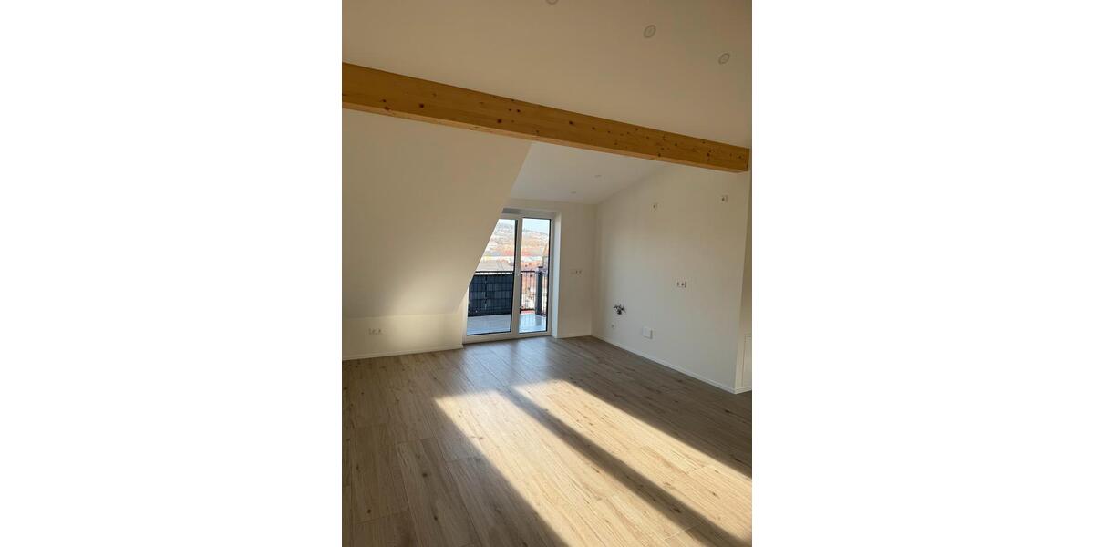 Dachgeschoßwohnung Pforzheim - 2 Zimmer, 65 m&sup2;, 750&euro; | Angebot:25403053