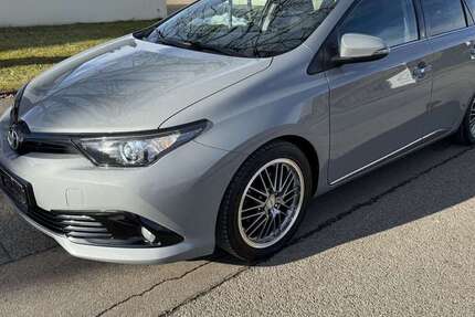 Toyota Auris 86.600 km 13.500 &euro; Kempten 87435