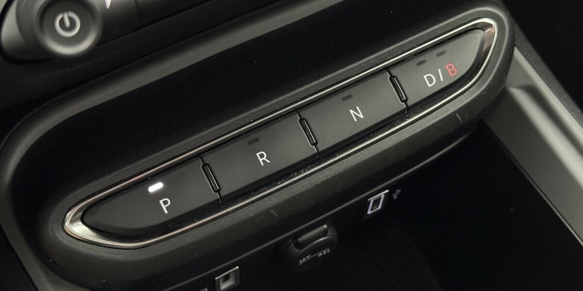 Jeep Avenger Elektro 1.Hand Longitude 54 kWh Navi 26.600 km 19.980 &euro; Lich 35423