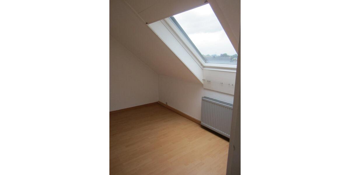 Dachgeschoßwohnung Beckum - 3 Zimmer, 57 m&sup2;, 400&euro; | Angebot:26312943