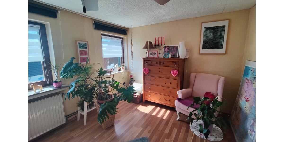 Einfamilienhaus Extertal - 7 Zimmer, 190 m&sup2;, 1.400&euro; | Angebot:25378281