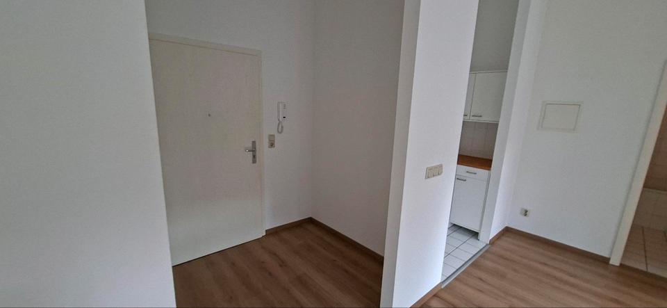 Dachgeschoßwohnung Dresden Leuben - 2 Zimmer, 40 m&sup2;, 498&euro; | Angebot:27632112