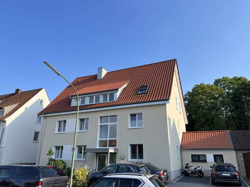 OS-Schölerberg, Erdgeschosswohnung mit Garten und großer Garage 5 zimmer