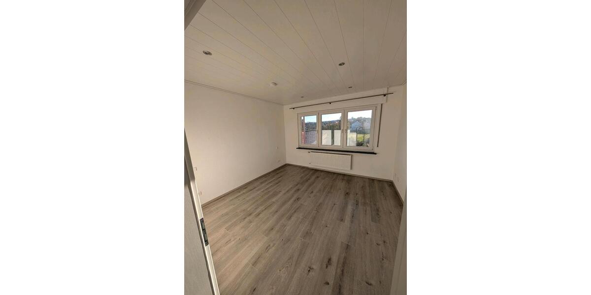 Erdgeschoßwohnung Remchingen - 4 Zimmer, 106 m&sup2;, 1.600&euro; | Angebot:25976199
