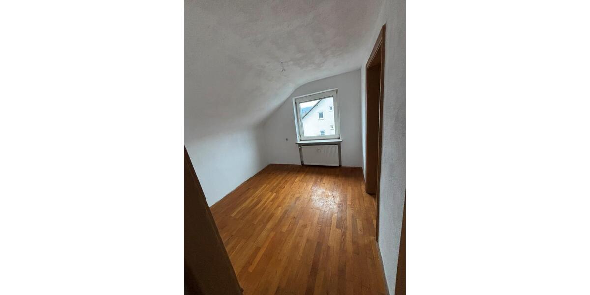 Dachgeschoßwohnung Vöhringen - 3 Zimmer, 64 m&sup2;, 900&euro; | Angebot:25174892