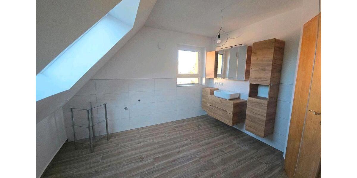 Dachgeschoßwohnung Eggolsheim - 2 Zimmer, 85 m&sup2;, 1.250&euro; | Angebot:26329493