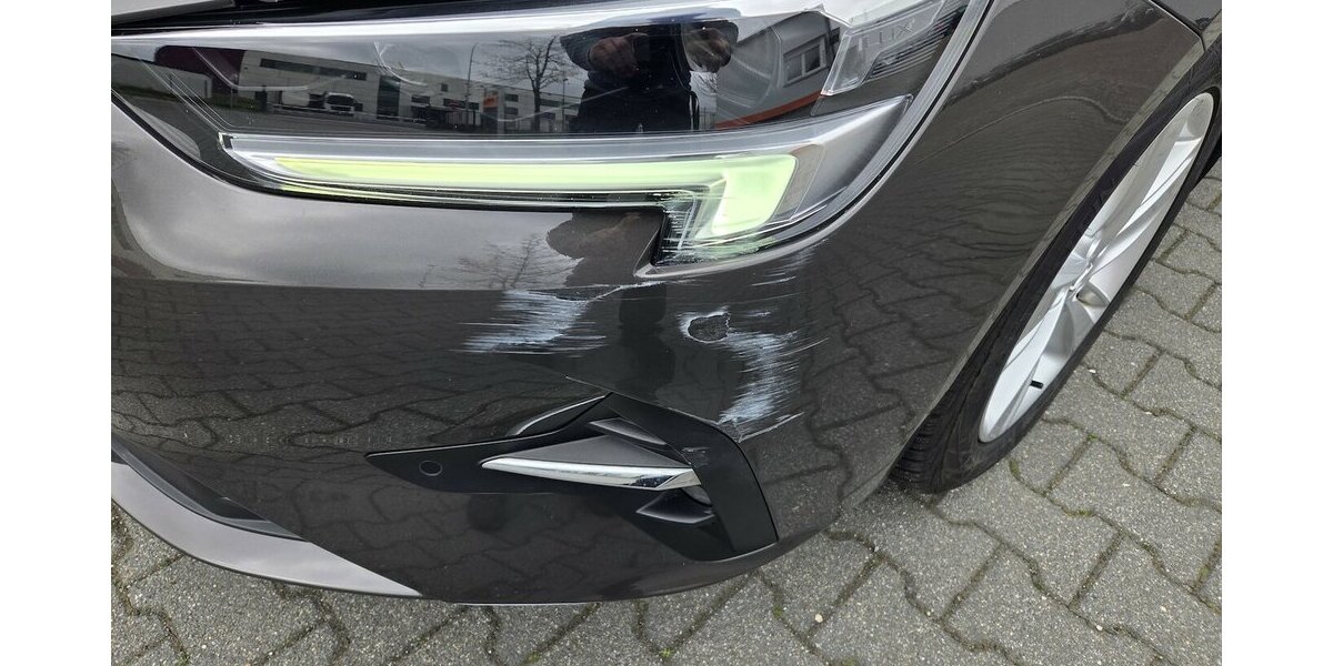 Opel Insignia Sports Tourer Elegance 47.149 km 15.250 &euro; Wilsdruff 01723