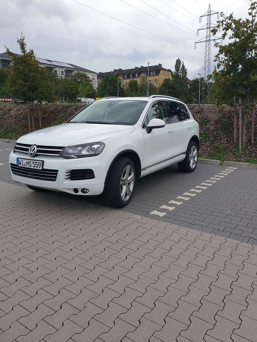 VW Touareg 159.000 km 16.500 € Wiesbaden 65189