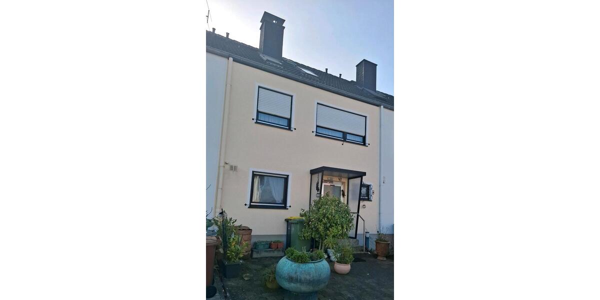 Reihenhaus Bornheim - 8 Zimmer, 137 m&sup2;, 440.000&euro; | Angebot:25422676