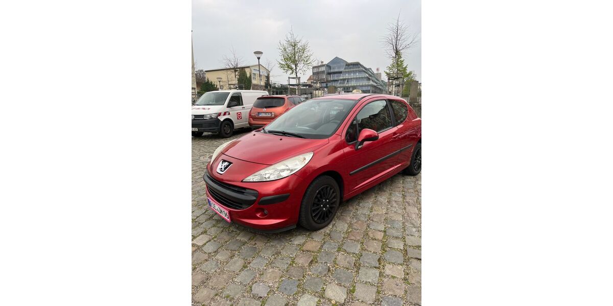 Peugeot 207 168.000 km 1.699 &euro; Riesa 01587