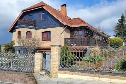 Haus Schöneck Arnoldsgrün - 6 Zimmer, 158 m&sup2;, 299.000&euro; | Angebot:26036696