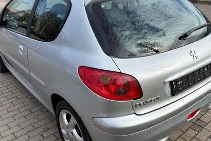 Peugeot 206 140.000 km 800 &euro; Pforzheim 75172