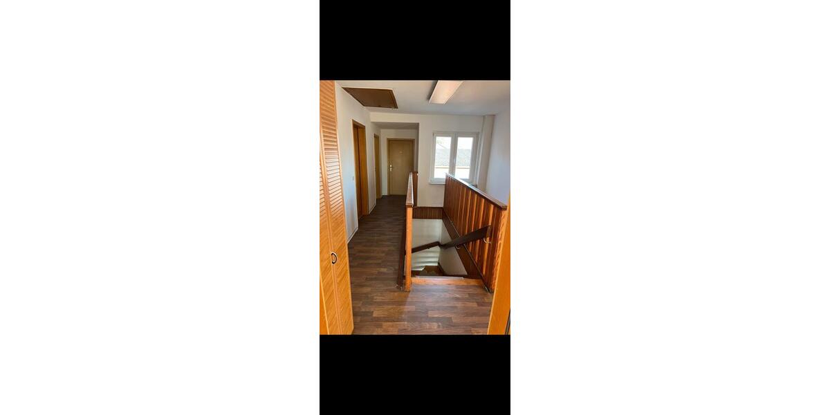 Einfamilienhaus Cadenberge - 7 Zimmer, 160 m&sup2;, 1.120&euro; | Angebot:25334356