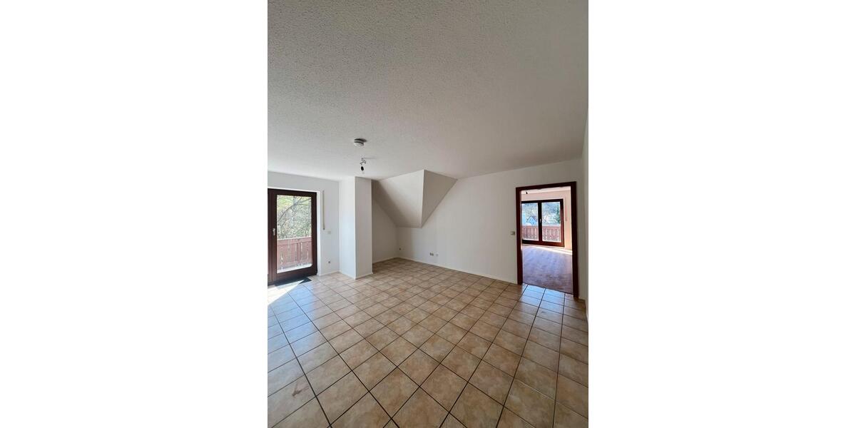 Dachgeschoßwohnung Landau an der Isar - 2 Zimmer, 61 m&sup2;, 480&euro; | Angebot:26341405