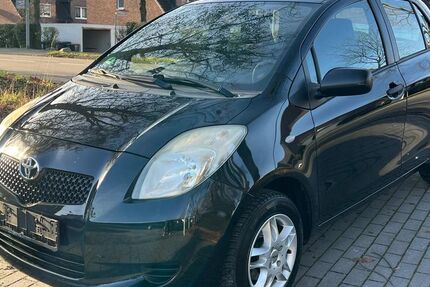 Toyota Yaris 186.123 km 2.650 &euro; Paderborn 33100