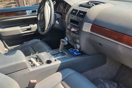 VW Touareg 230.000 km 5.200 &euro; Petersberg OT Gutenberg 06193