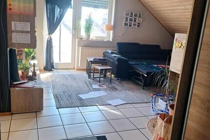 Esselbach: DG-Wohnung mit 3 Zimmern 3 zimmer