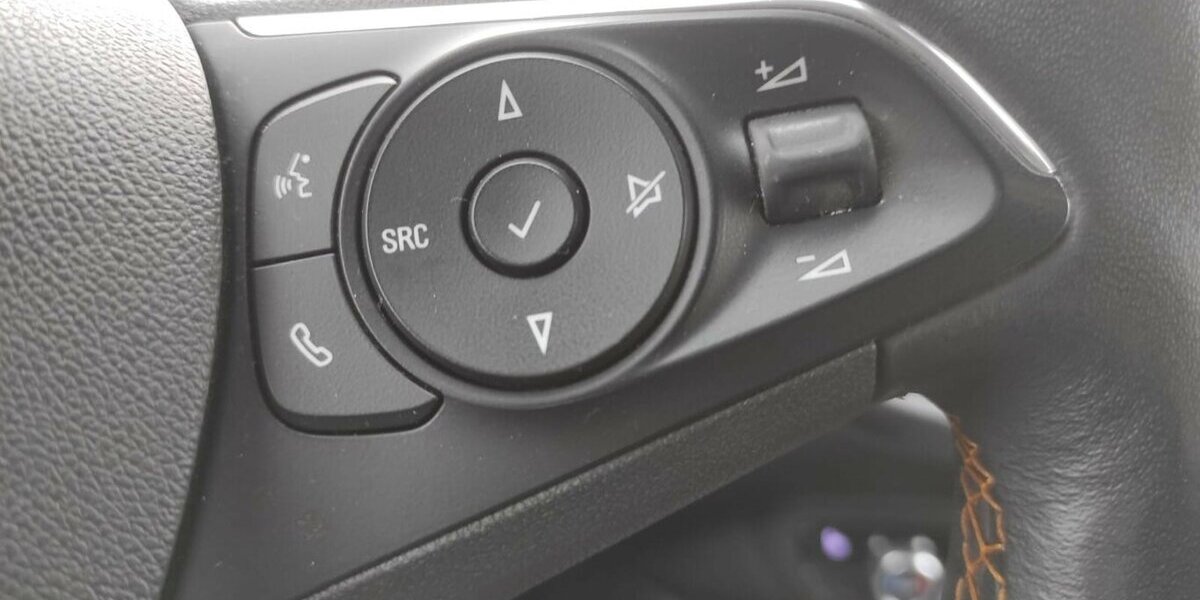 Opel Crossland 1,2 Turbo Ultimate Navi/LED/SH/FH/PDC 102.985 km 9.500 &euro; Höchstenbach 57629