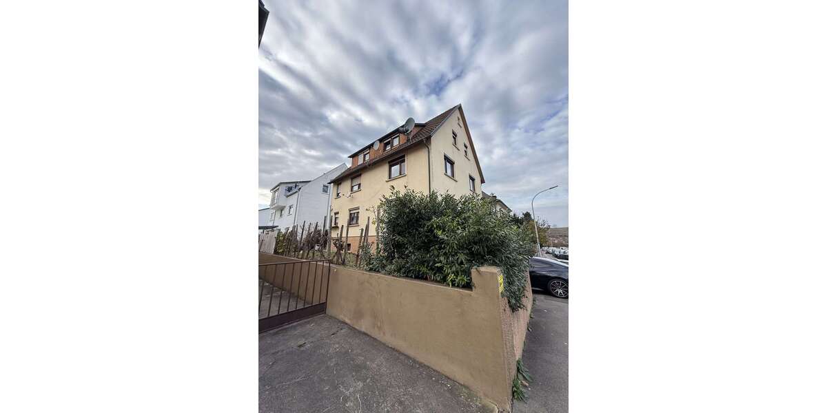 Haus zum Kaufen in Lauffen am Neckar 439.000 € 193 m² 7.5 zimmer