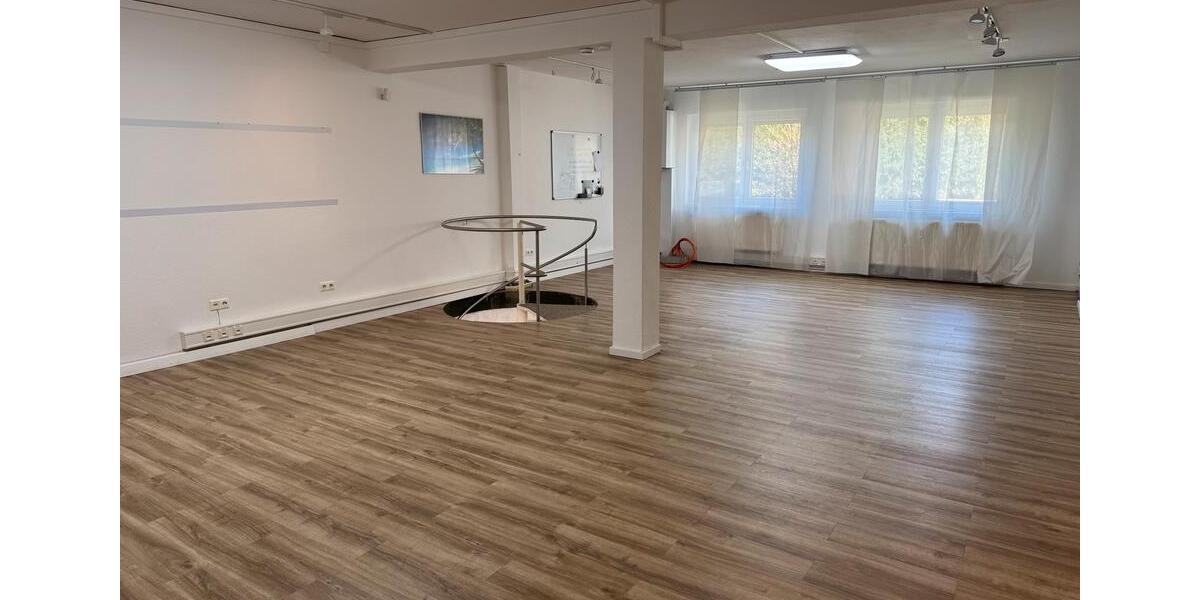 120qm helle Büro oder Praxis Räume zu vermieten zimmer