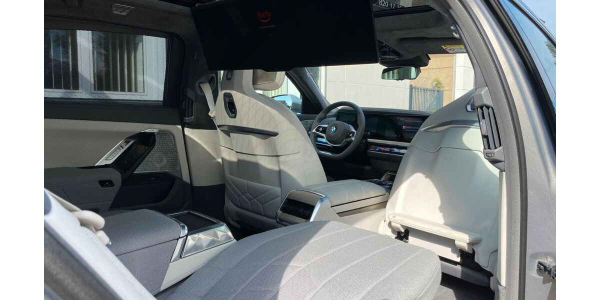 BMW i7 7.258 km 102.850 &euro; Köln 50739