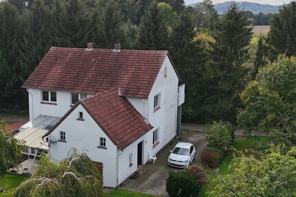Einfamilienhaus mit Potenzial – ruhige Lage, nur ein Nachbar 8 zimmer