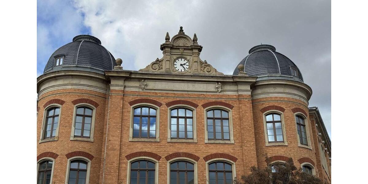 Dachgeschoßwohnung Zwickau - 3 Zimmer, 127 m&sup2;, 1.019&euro; | Angebot:25988403