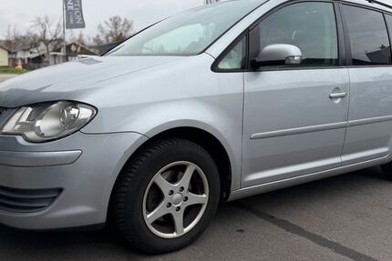 VW Touran 316.882 km 2.299 &euro; Frankfurt am Main 60386