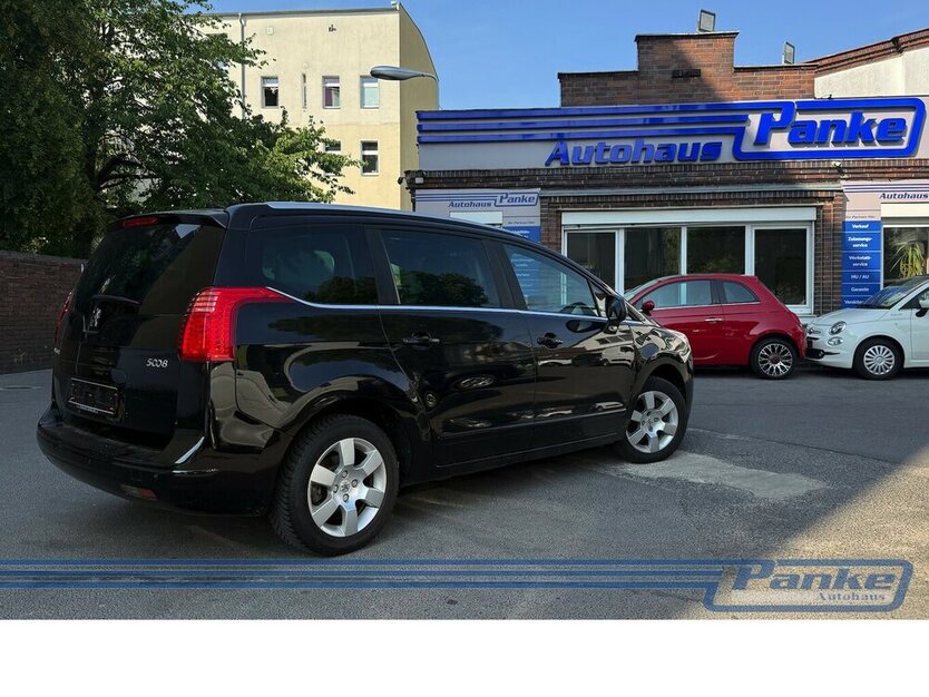 Peugeot 5008 1.6 155 THP Family plus*7Sitz*HUD*Pano*NAV* 143.915 km 7.980 € Berlin 13187