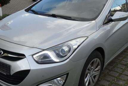 Hyundai i40 169.000 km 4.800 € Dresden - an der A17 01237