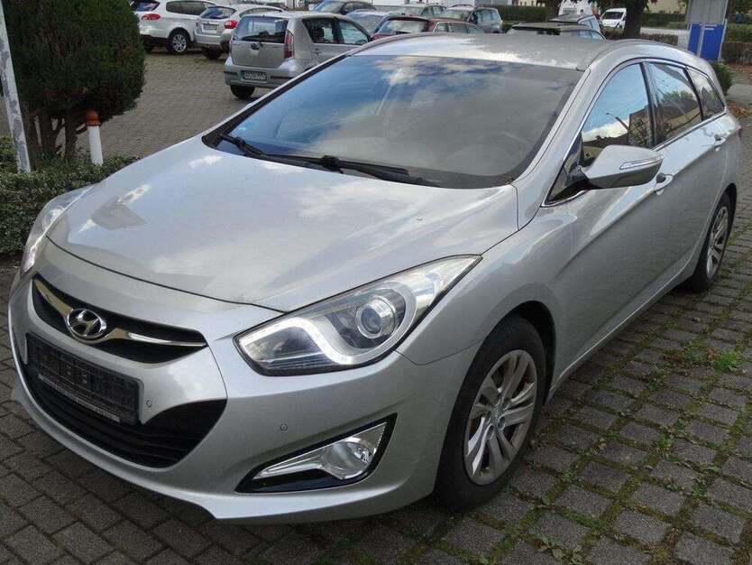 Hyundai i40 169.000 km 4.800 € Dresden - an der A17 01237