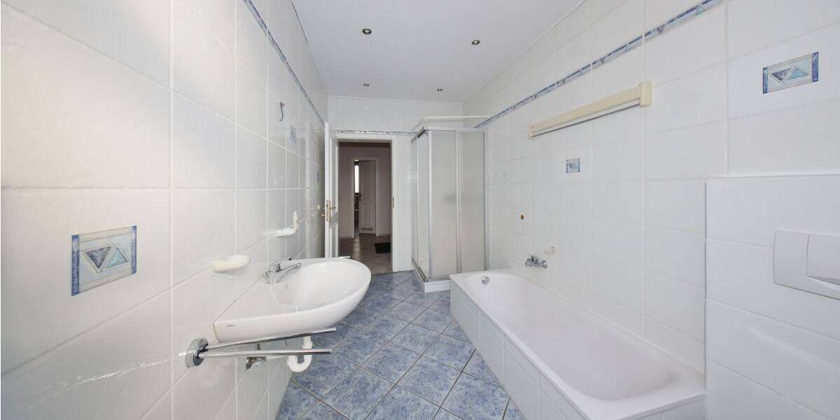 Etagenwohnung Wilhelmshaven Innenstadt - 3 Zimmer, 101 m&sup2;, 155.000&euro; | Angebot:26841472