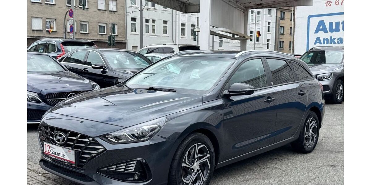 Hyundai i30 108.785 km 12.900 &euro; Oberhausen 46045