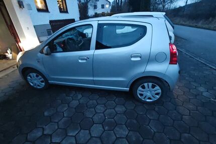 Nissan Pixo 156.000 km 1.700 &euro; Rot an Rot 88430