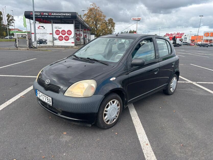 Toyota Yaris 158.000 km 1.049 € Rheda-Wiedenbrück 33378