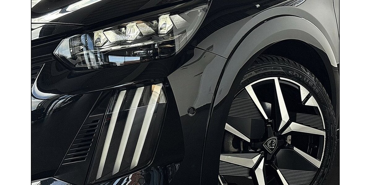 Peugeot 208 Hybrid GT Pano LED Kam Assist Keyless Temp 18.900 km 18.990 &euro; Stade 21682