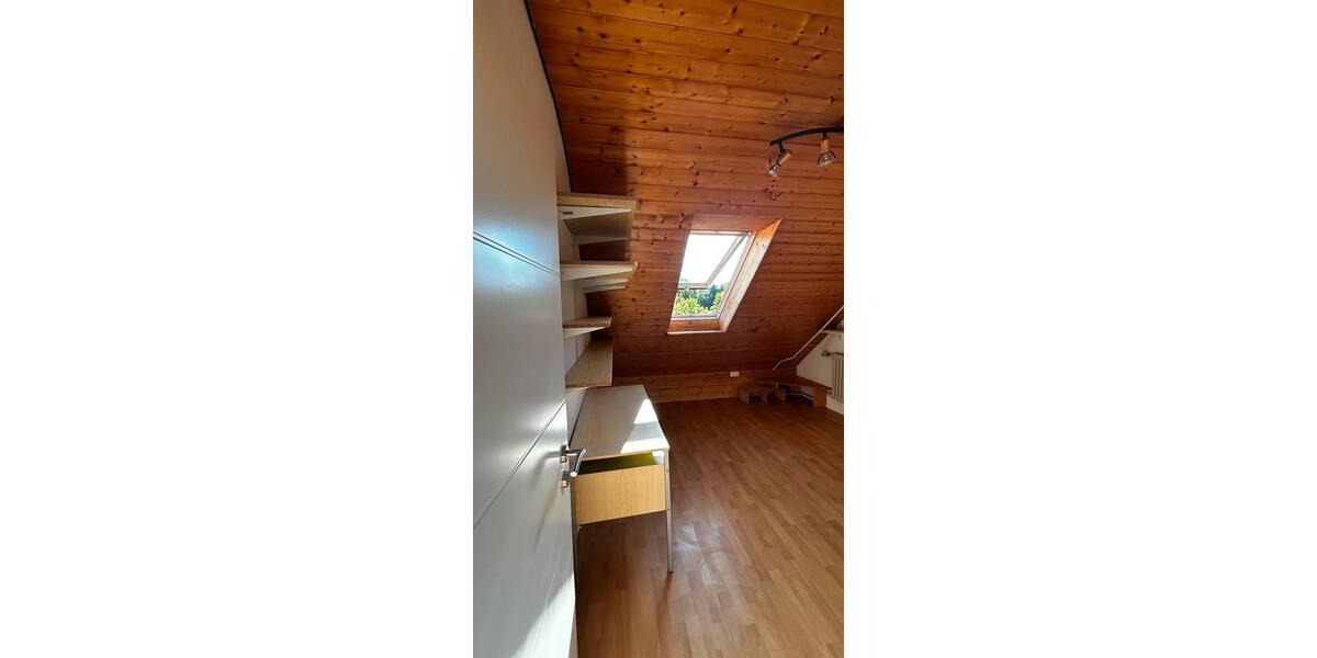Dachgeschoßwohnung Wolfsburg - 2.5 Zimmer, 50 m&sup2;, 650&euro; | Angebot:25367966