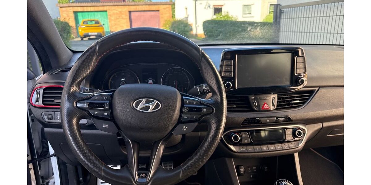 Hyundai i30 104.500 km 19.500 &euro; Rödental 96472