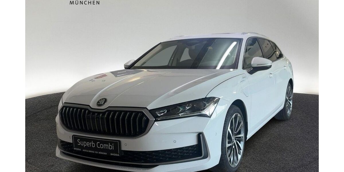 Skoda Superb 6.500 km 49.950 &euro; München 80935