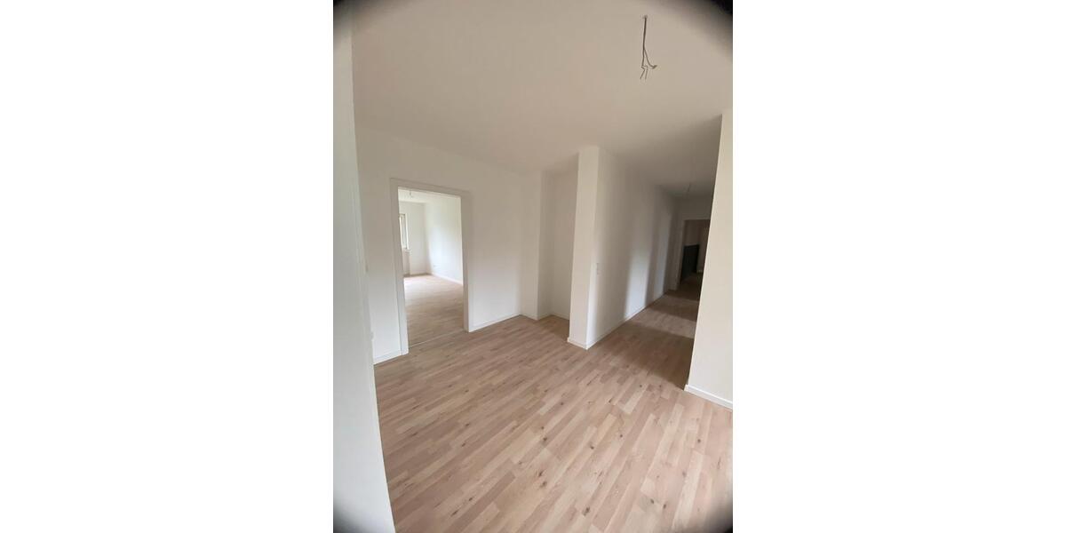 Etagenwohnung Hamm (Sieg) - 3.5 Zimmer, 82 m&sup2;, 175.000&euro; | Angebot:26002194