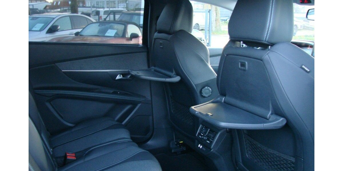 Peugeot 5008 1.2 PureTech130 Allure Pack 7-Sitzer 2WD LED 54.980 km 24.980 &euro; Falkensee 14612