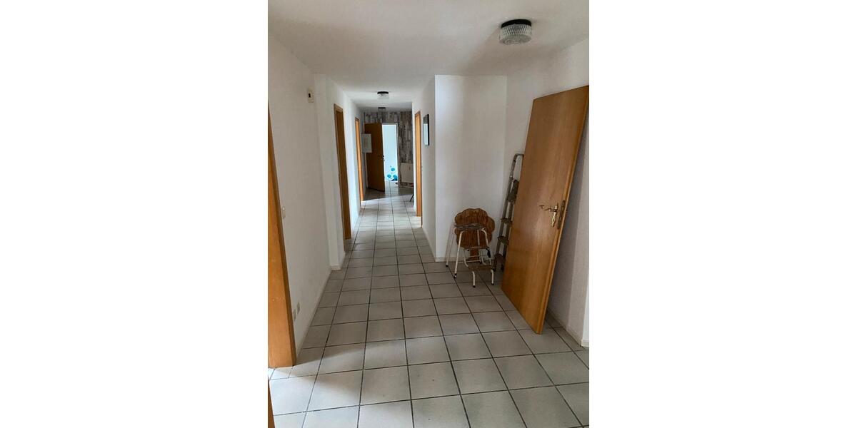 Dachgeschoßwohnung Lüder - 4 Zimmer, 116 m&sup2;, 950&euro; | Angebot:23865055