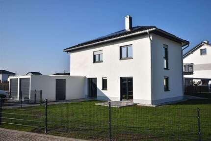 Haus Neukieritzsch - 5 Zimmer, 200 m&sup2;, 2.700&euro; | Angebot:24780739