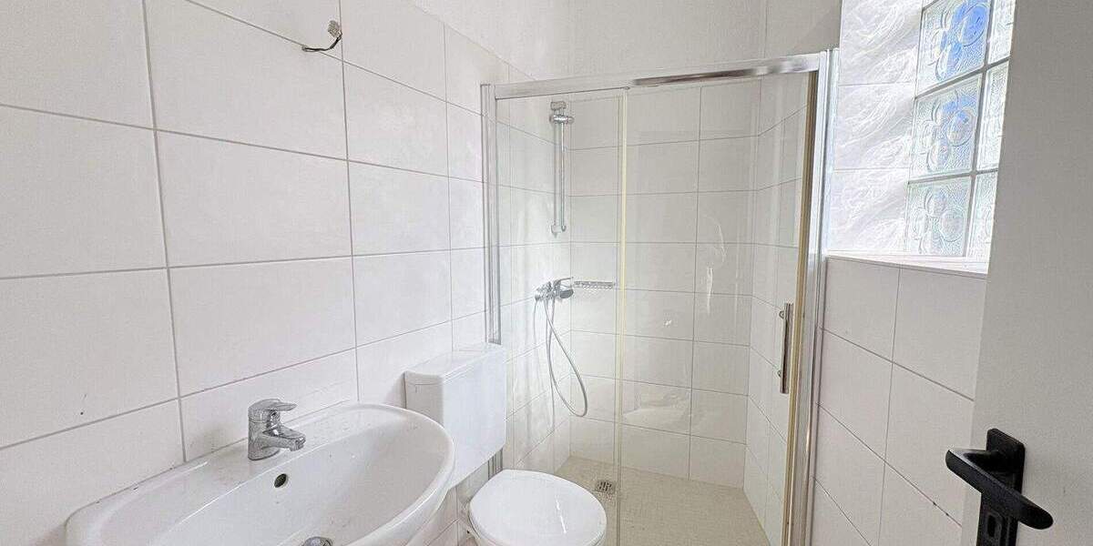 Mehrfamilienhaus, Wohnhaus Stadtallendorf-Wolferode Wolferode - 6 Zimmer, 208 m&sup2;, 299.900&euro; | Angebot:25775613